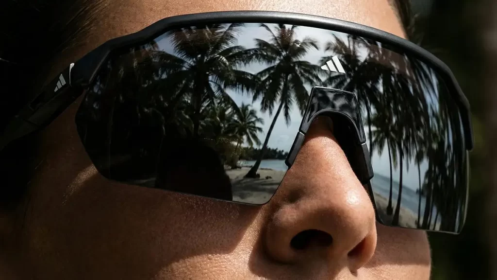 Óculos oversides Adidas com proteção UV